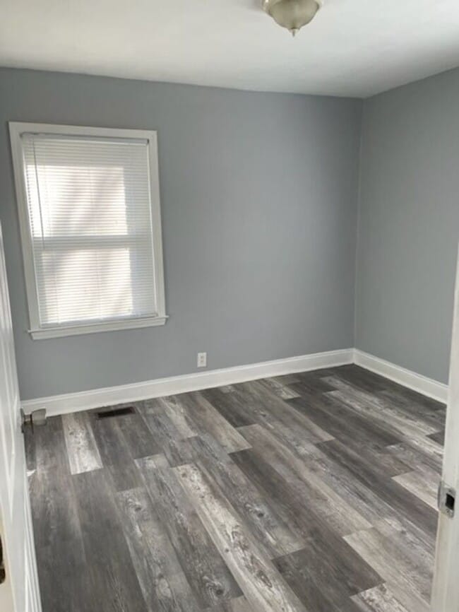 Building Photo - Updated two bedroom one bath duplex in Capitol Heights