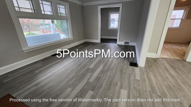 Foto del edificio - 13721 Alvin Ave