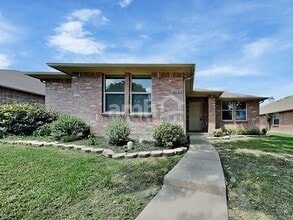 Building Photo - 3028 Misty Ridge Ln
