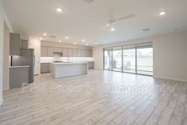 Building Photo - 8576 N 175th Ln