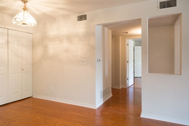Photo - Conveniently Located Modern Two Bedroom Condo For Rent in Westwood Condominiums
