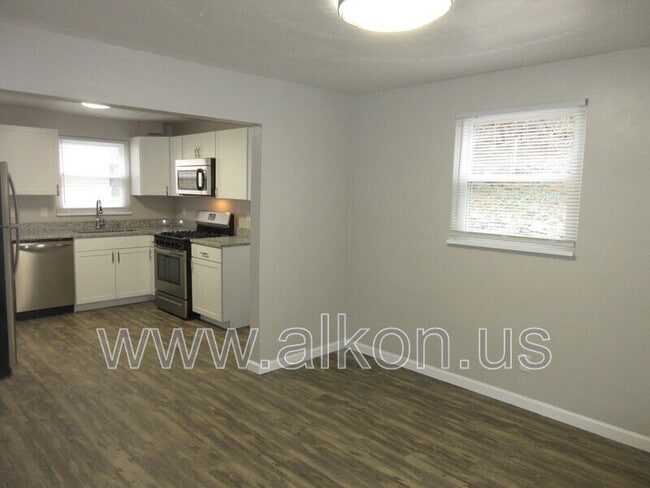 Foto del edificio - 346 Connor St