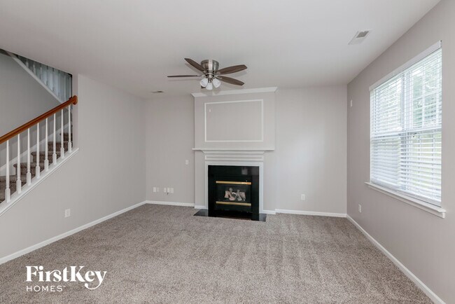 Foto del edificio - 8929 Holland Park Ln