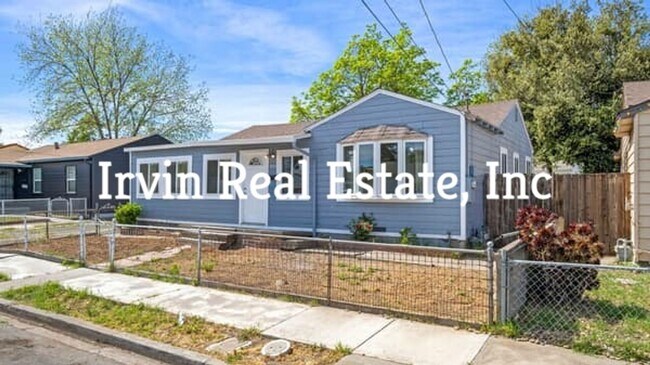 Foto del edificio - A Nice 4 Bedroom 1 Bath home