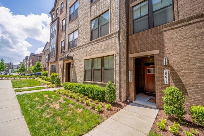 Building Photo - Newly constructed in 2020, spacious 3-bedr...