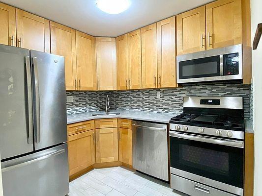 Foto del edificio - 2 bedroom in Bronx NY 10463