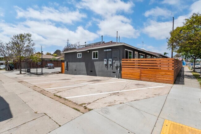 Building Photo - 240 28th St