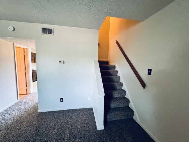 Foto del edificio - Lovely Town Home