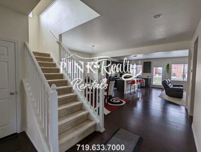 Building Photo - Stunning 3 Bed in the Heirloom Community!