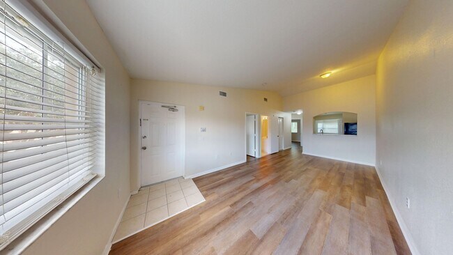 Foto del edificio - 2BD/2BA Condo in Briar Bay!