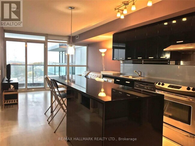 Building Photo - 19-1719 Singer Ct