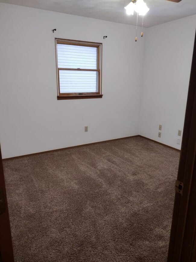 308 E 1st St Unit 308, Trenton, IL 62293 Apartments in Trenton, IL