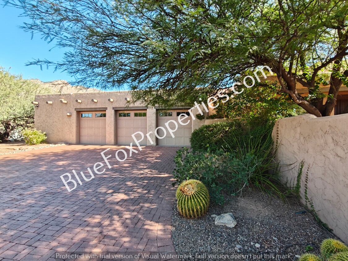 Foto principal - 5661 E Shadow View Ct