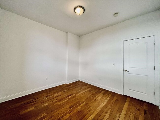 Building Photo - 214 64th St