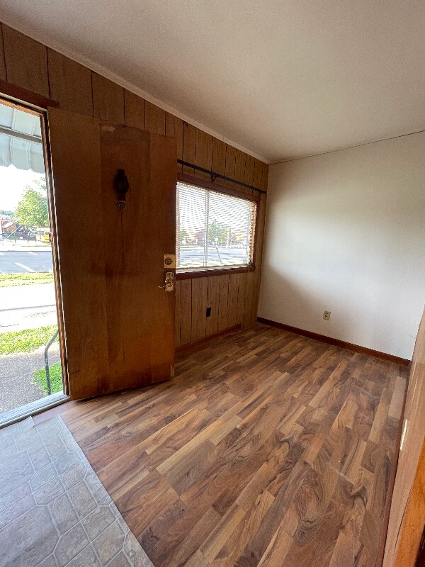 Building Photo - 1217 5th Ave W