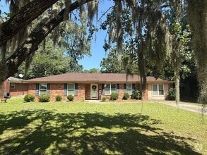 Building Photo - 606 Highland Dr