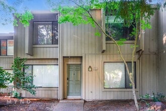 Building Photo - 2321 Swarthmore Dr