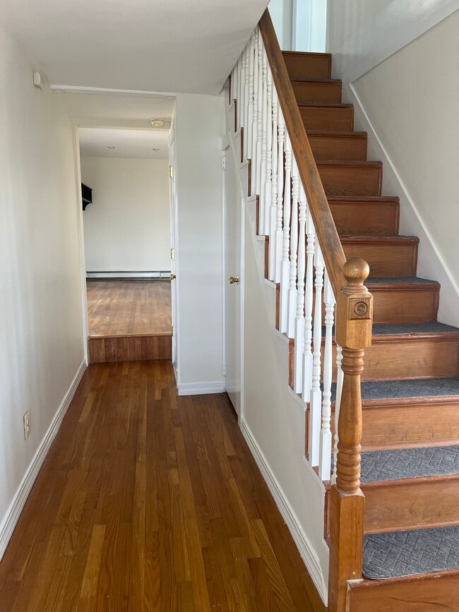 Entry - 110 Bayview Ave