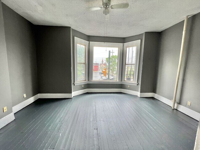 Foto del edificio - Stunning LARGE Northside 2 bedroom!