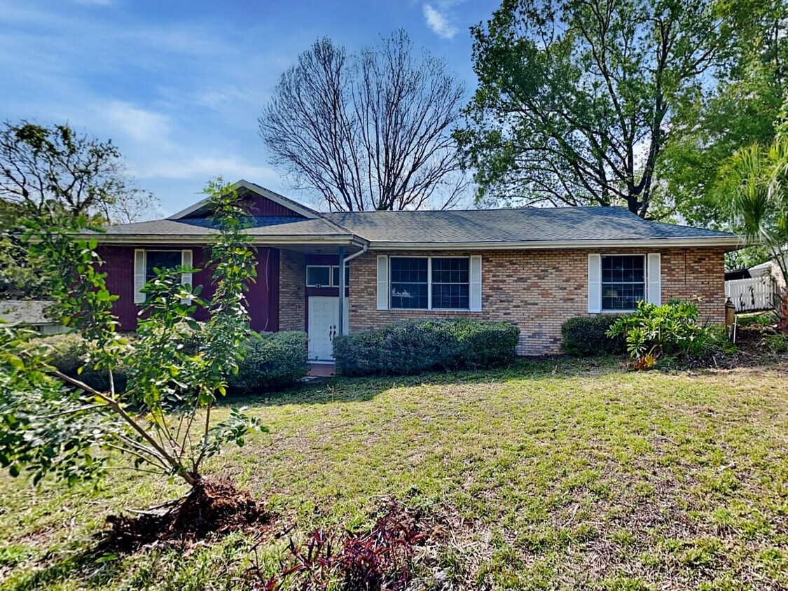 Primary Photo - 1448 Errol Pkwy