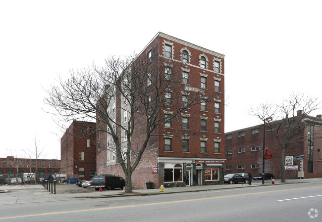 Foto del edificio - 572-574 Essex St