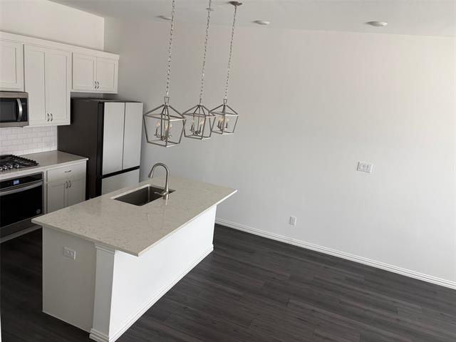 Building Photo - 2241 Adena Spgs Dr