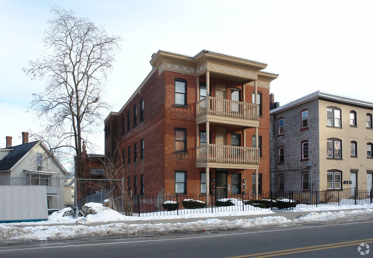 222 Maple Ave, Hartford, CT 06114 Apartments Hartford, CT