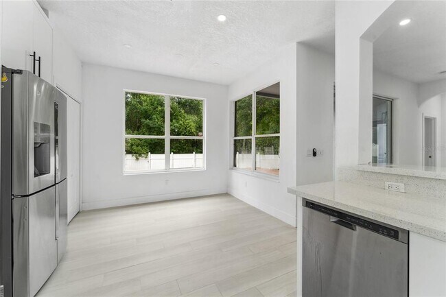 Building Photo - 9361 Monterey Bay Dr