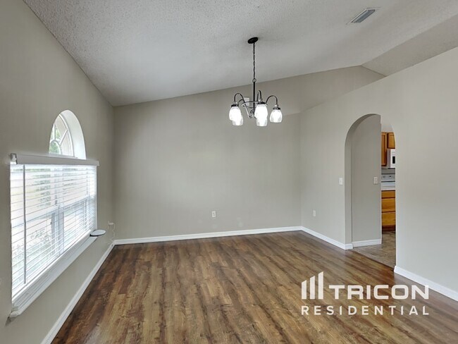 Building Photo - 9297 Oak Grove St