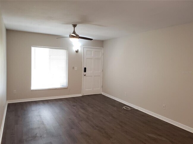 Building Photo - 3206 W Azeele St