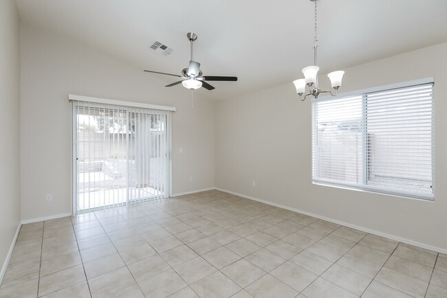 Building Photo - 1123 E Stardust Way