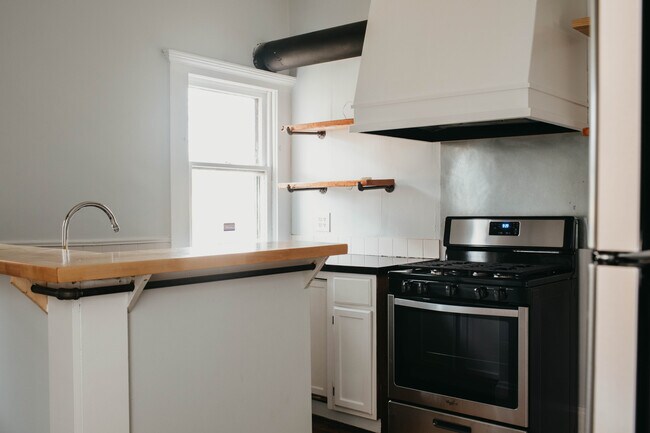 Foto del edificio - 1552 Bryden Rd