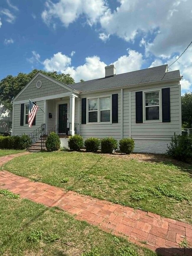 Building Photo - 3104 Bransford Rd