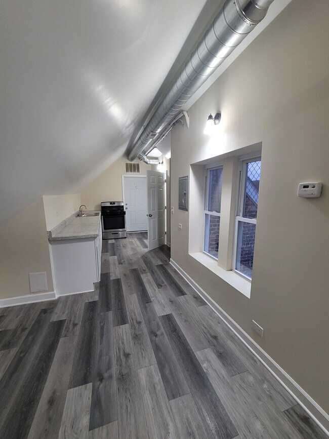 Foto del edificio - 3245 W 23rd St