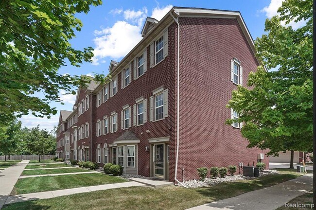 Building Photo - 10854 Pardee Rd
