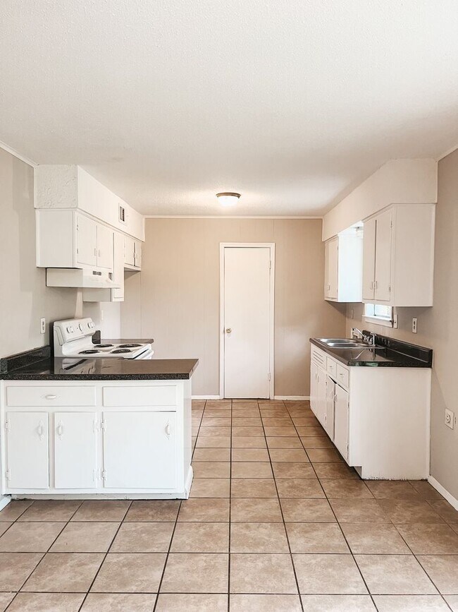 Building Photo - 1831 Southaven Circle Southaven, MS