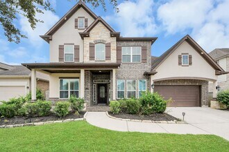 Building Photo - 2210 Captain Davis Dr