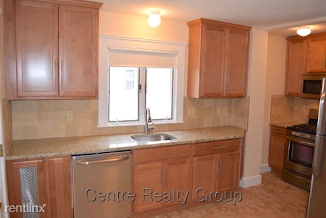 Building Photo - 67 Rangeley Rd