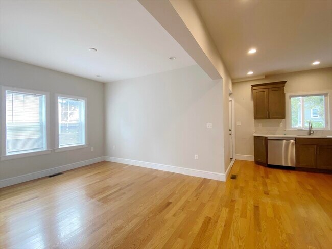 Foto del edificio - 821 Winthrop Ave