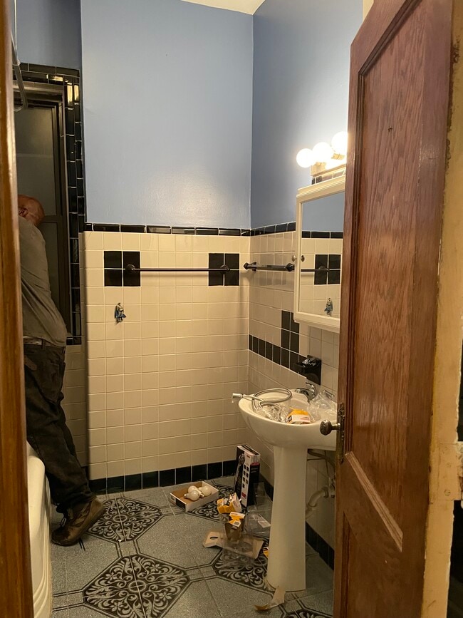 Bathroom - 348 S Hamlin Blvd