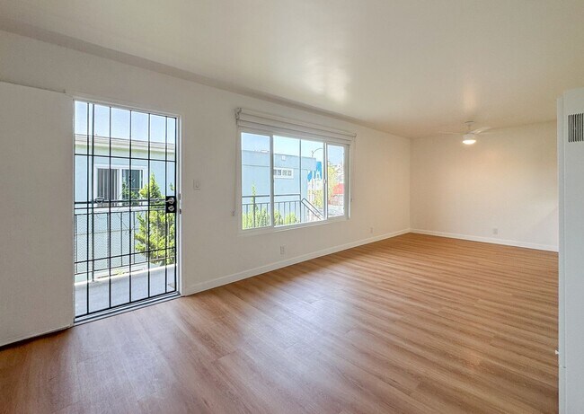 Building Photo - 418 Rose Ave