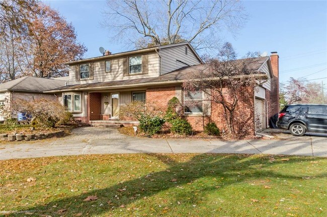 Building Photo - 22204 Dolphin Ct