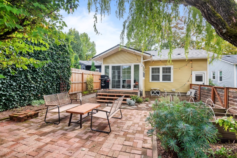 Photo - 4421 SE Division St (Portland, OR)