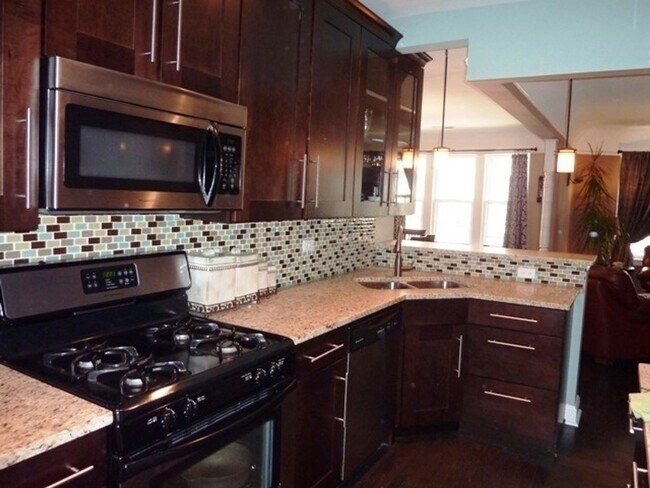 Foto del edificio - 2 Bedroom Condo in Oak Park