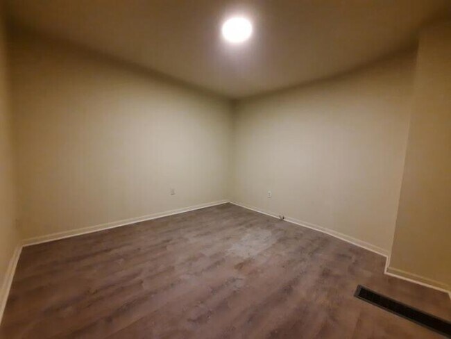 Building Photo - 3 bedroom in Pittsburgh PA 15212