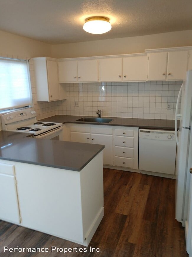 Foto del edificio - 460-492 N Broadway St