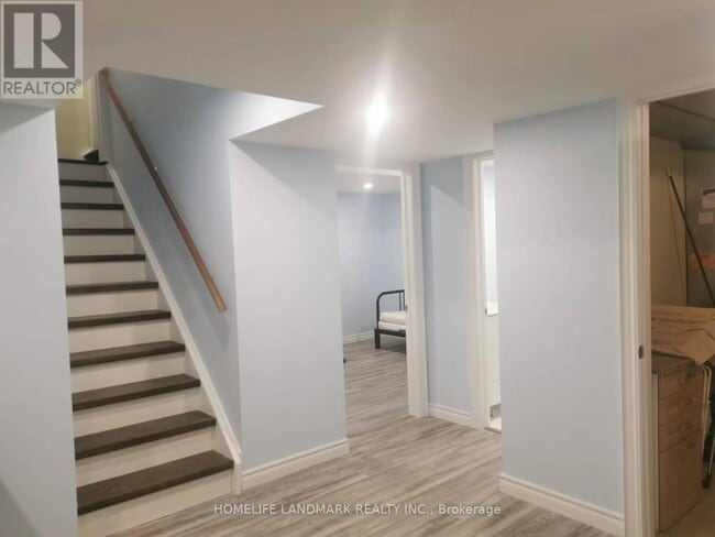 Building Photo - 10 Hunters Corners