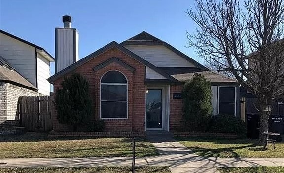 Photo - 2122 Meench Dr (Moore, OK)