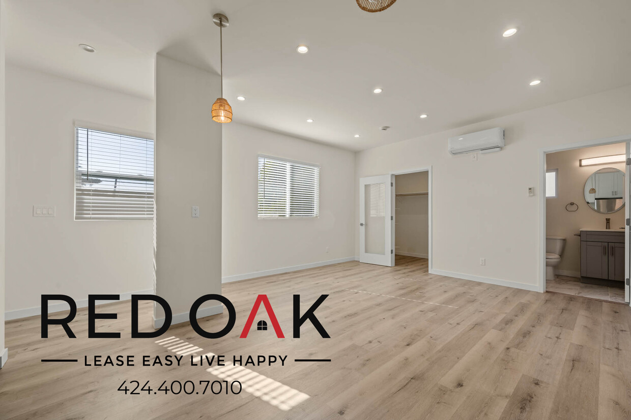 Primary Photo - Spacious Studio with Lovely Hardwood Floor...