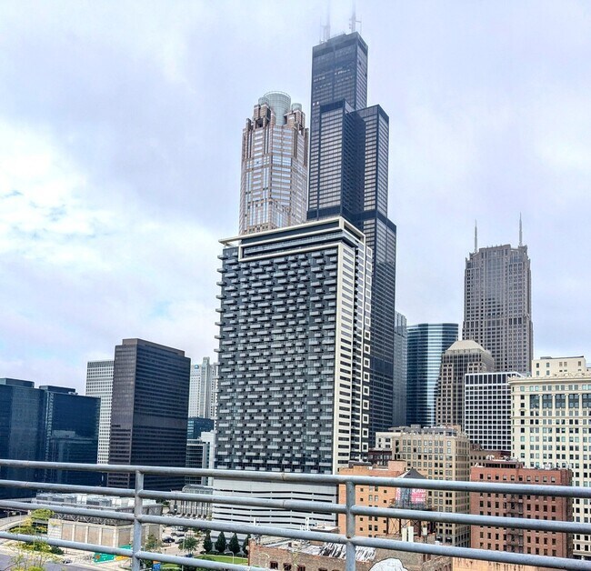 Foto del edificio - 161 W Harrison St